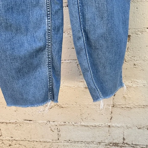 Levi's Cropped Taper Jumpsuit Sleeveless Medium Wash Size M - Picture 11 of 15